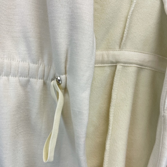 ✨Fabletics Cream Fleece Cardigan Sweater - Picture 2 of 4